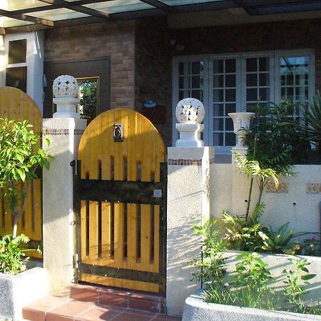 Alongs Garden Bed and Breakfast Heng-ch'un Buitenkant foto