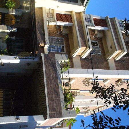 Alongs Garden Bed and Breakfast Heng-ch'un Buitenkant foto