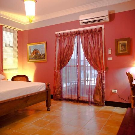 Alongs Garden Bed and Breakfast Heng-ch'un Buitenkant foto