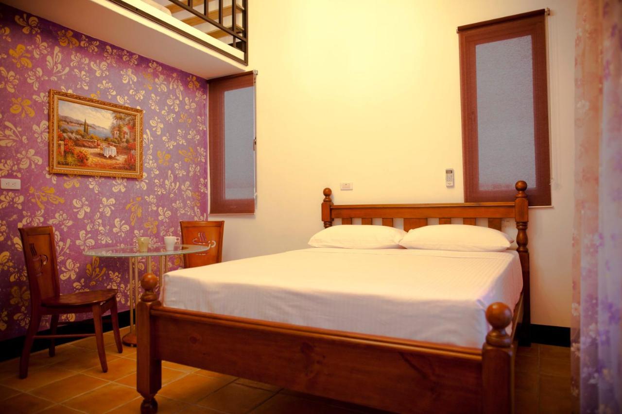 Alongs Garden Bed and Breakfast Heng-ch'un Buitenkant foto